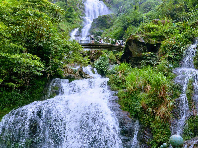 Thac Bac Waterfalls (Silver Falls) - 10 Most Amazing Landscapes in Vietnam